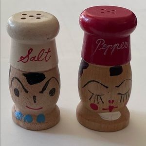 Salt & Pepper Shakers Wood Hand Painted Chef